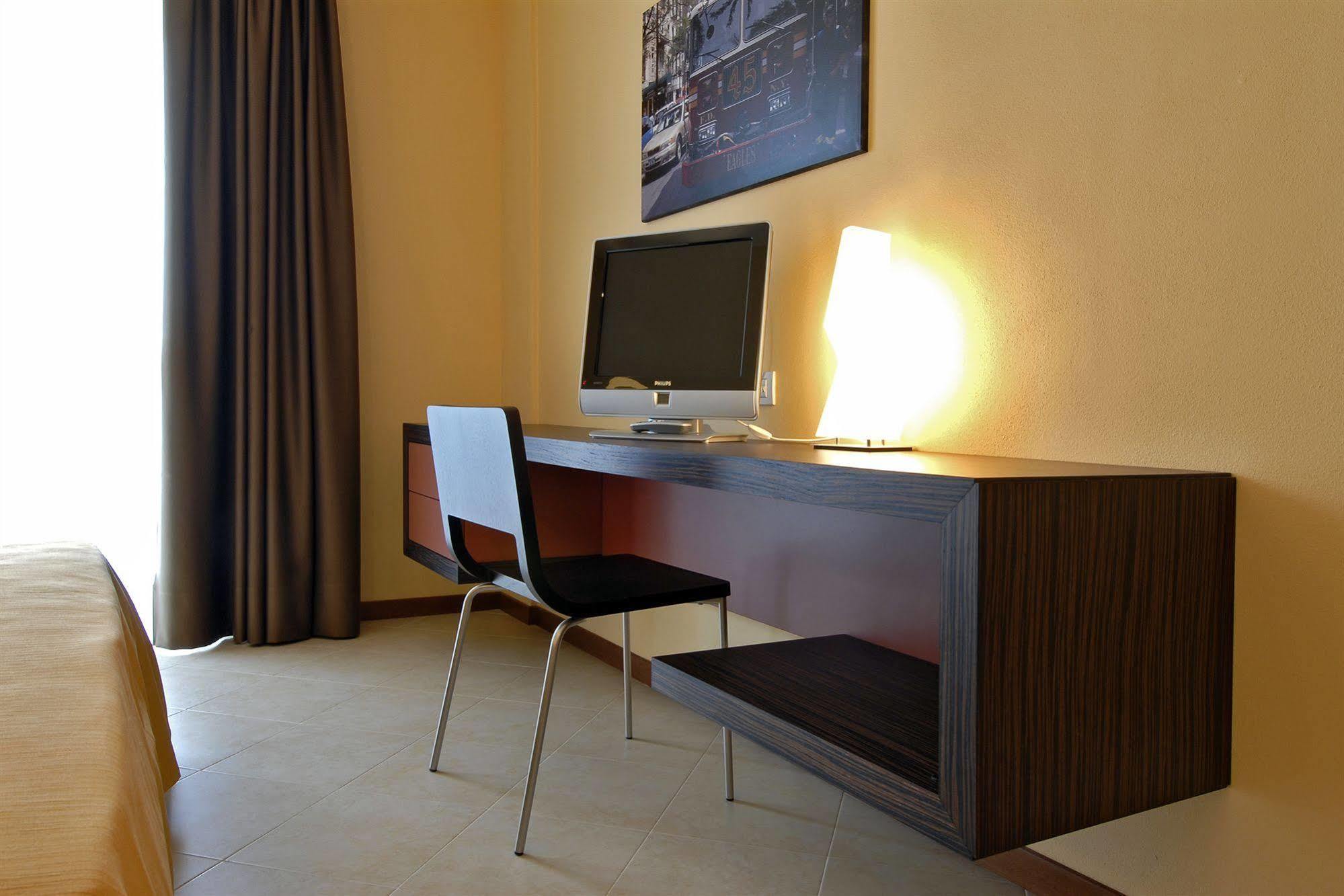 Hotel Rosso Frizzante Sorbara Exterior foto